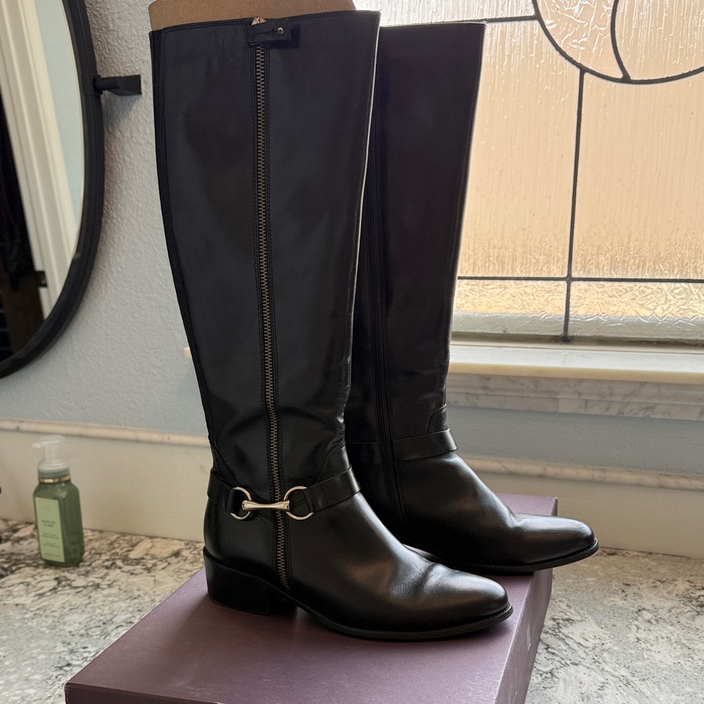 Elegant Black Leather Heeled Boots